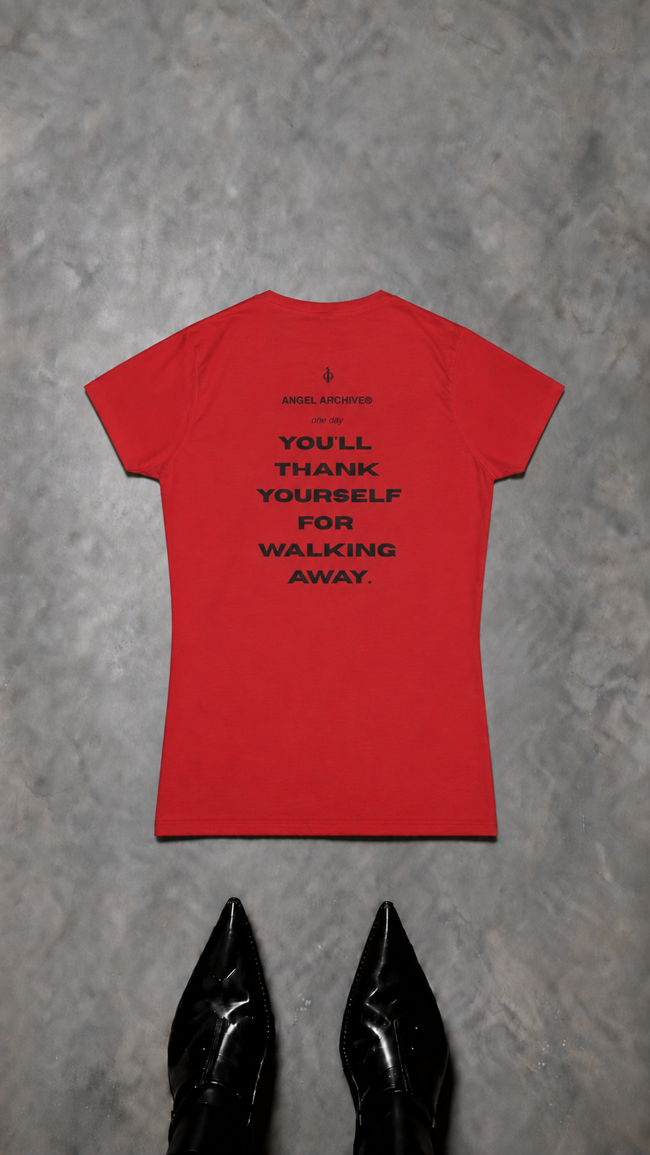 T SHIRT "HOT GIRLS READ BOOKS NOT MEN" UNISEXE