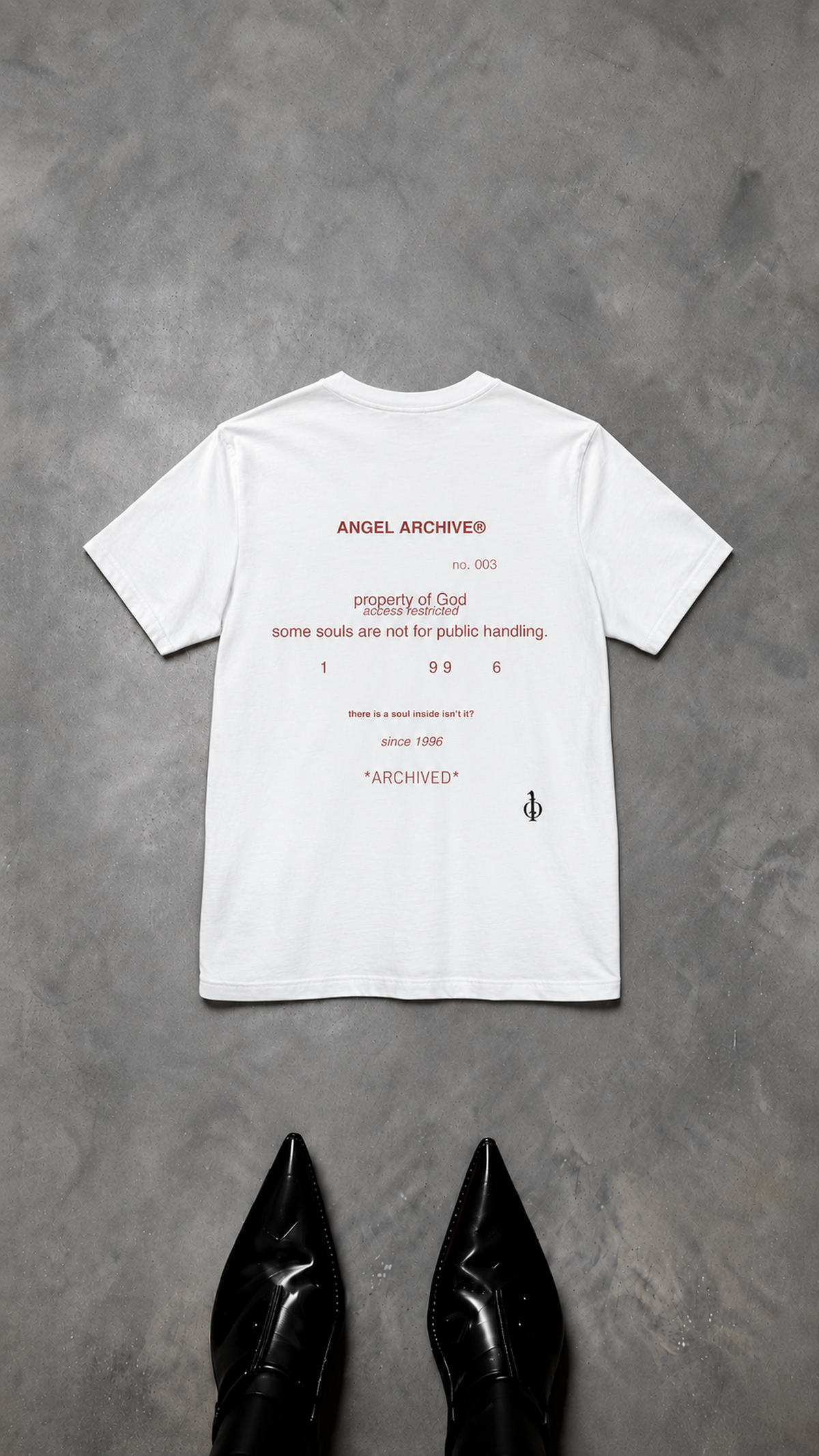 T SHIRT "DON'T TOUCH MY SOUL WITH DIRTY HANDS" Unisexe